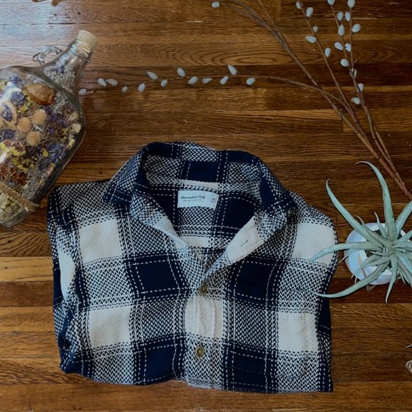 SOLD - 🧵Plaid Wool Flannel🧵 - Picture 3 of 3